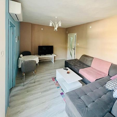 Midtown Apartment Kurdzhali Ngoại thất bức ảnh