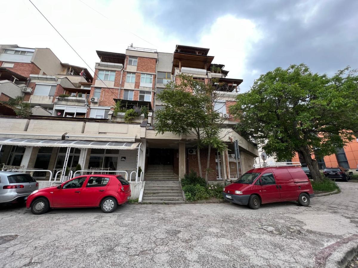 Midtown Apartment Kurdzhali Ngoại thất bức ảnh