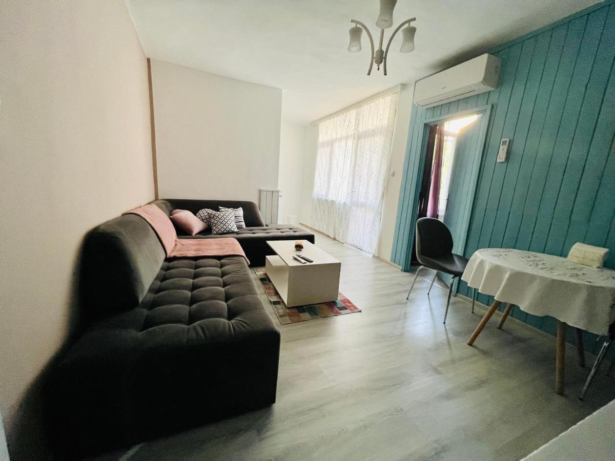 Midtown Apartment Kurdzhali Ngoại thất bức ảnh