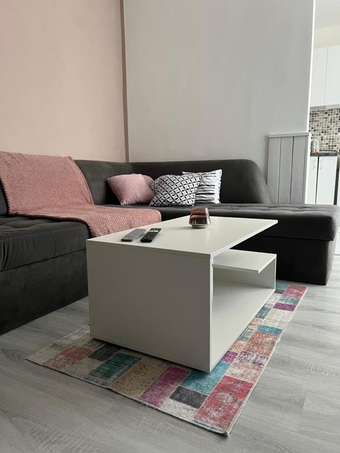 Midtown Apartment Kurdzhali Ngoại thất bức ảnh